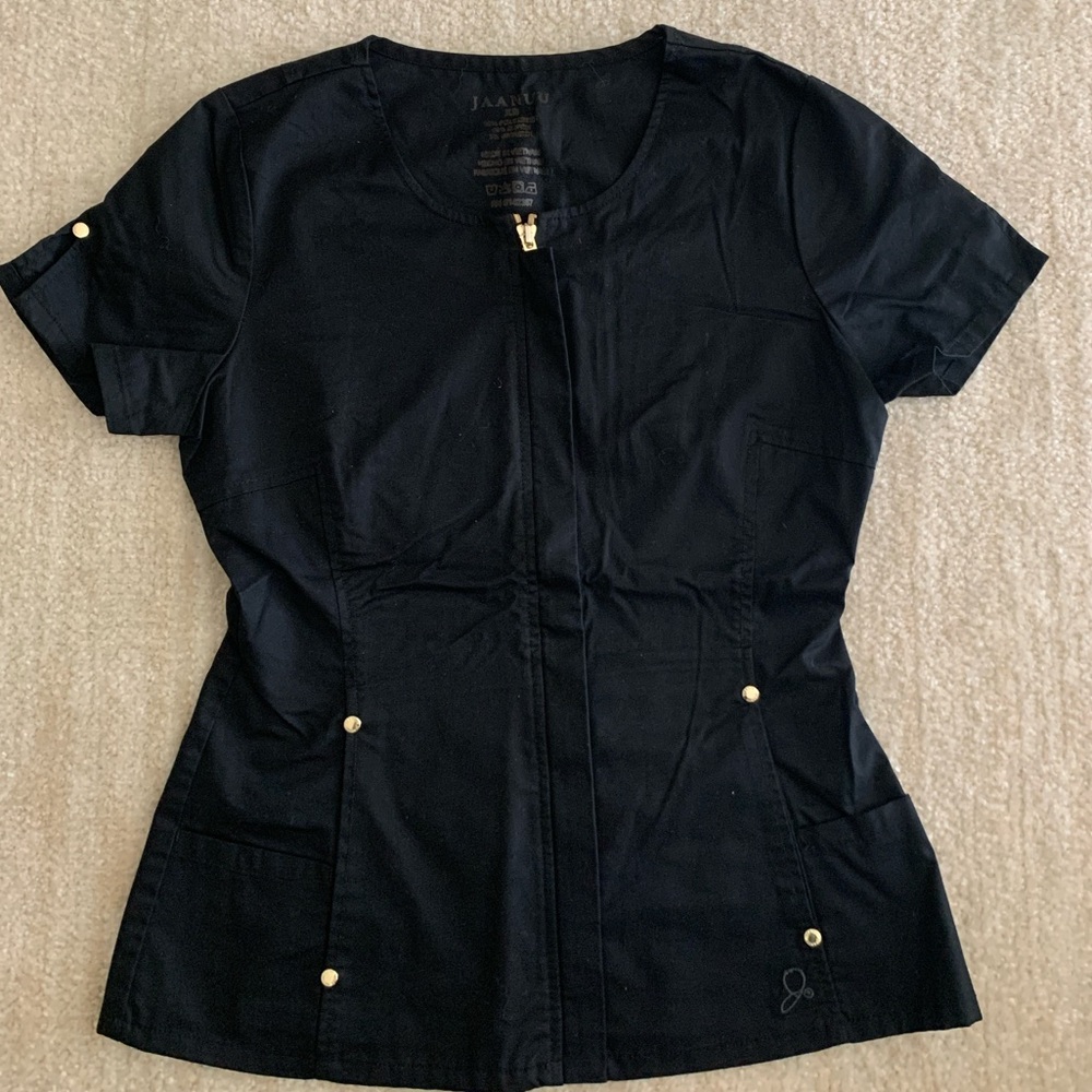 Scrub set